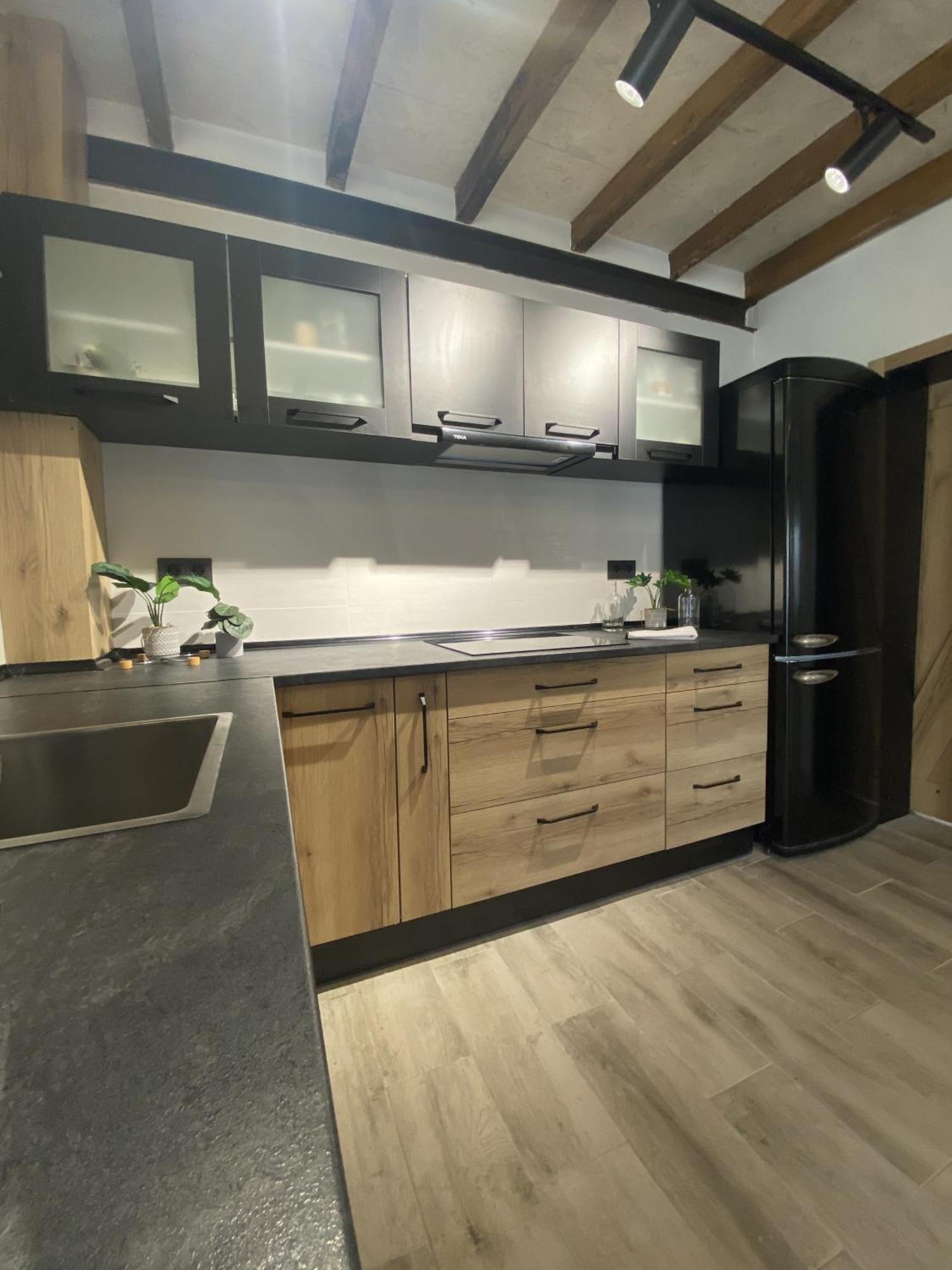 La Casa Del Barbero Villa Торелавега Екстериор снимка