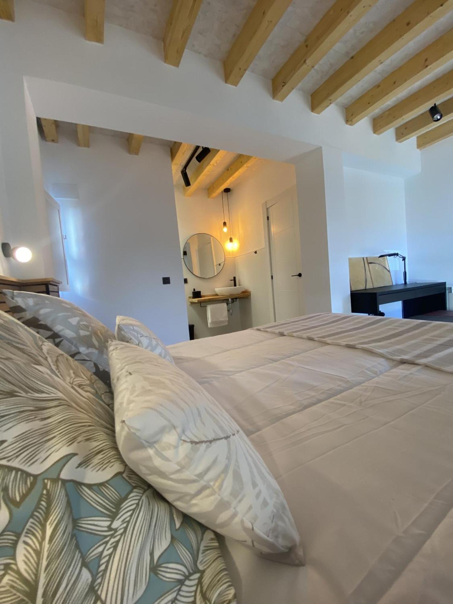 La Casa Del Barbero Villa Торелавега Екстериор снимка